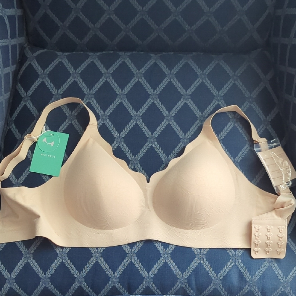 Seamless Nude Bra